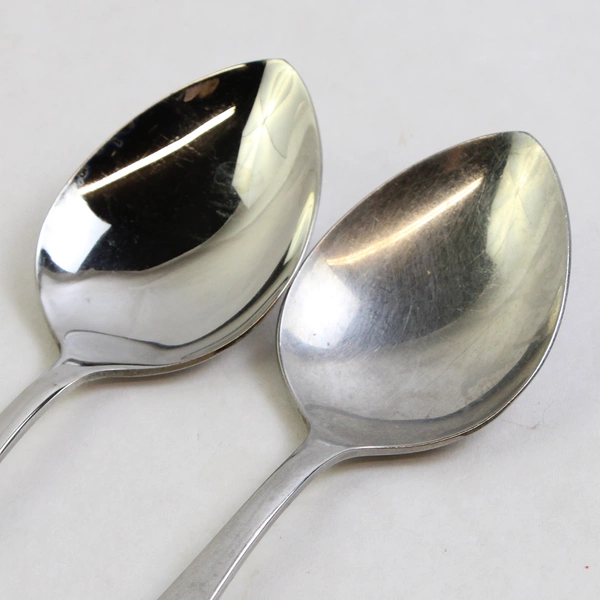 Set of 2 Oneida Rose Pendant Stainless Steel Oval 7" Soup Spoons