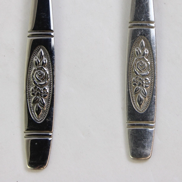 Set of 2 Oneida Rose Pendant Stainless Steel Oval 7" Soup Spoons