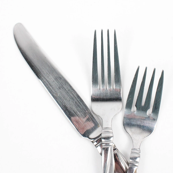 Lot Of 5 International Silver Modern Twist (Stainless, Frosted) Knives & 2 Forks