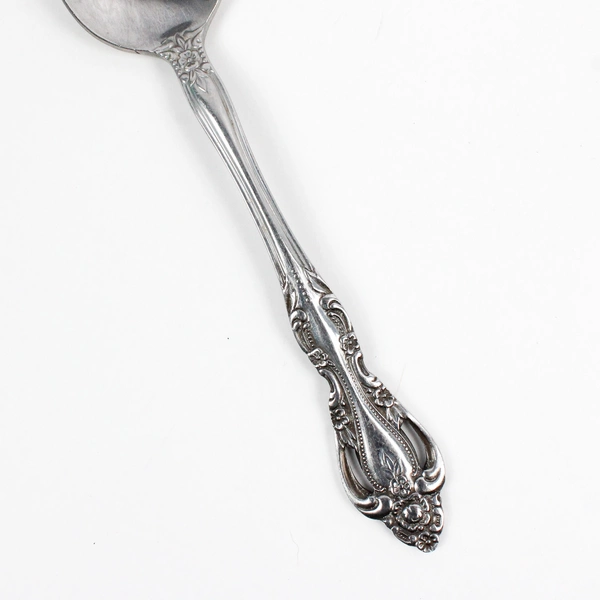 Lot of 5 International Chalmette Stainless Steel Teaspoons