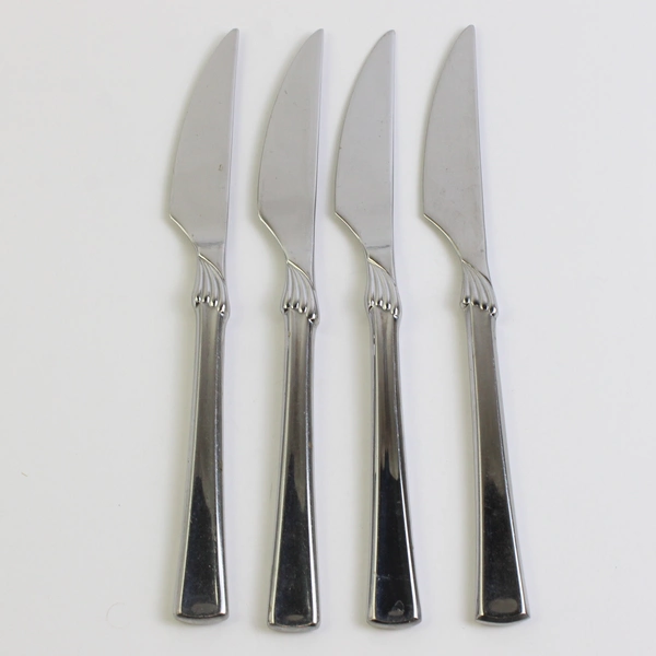 Set of 4 Mikasa Verona Stainless Steel Solid Dinner Knives