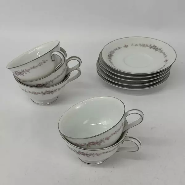 Set of 5 Vtg Noritake Rosepoint Cup and Saucers 6206 White Platinum Rim Roses