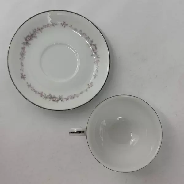 Set of 5 Vtg Noritake Rosepoint Cup and Saucers 6206 White Platinum Rim Roses