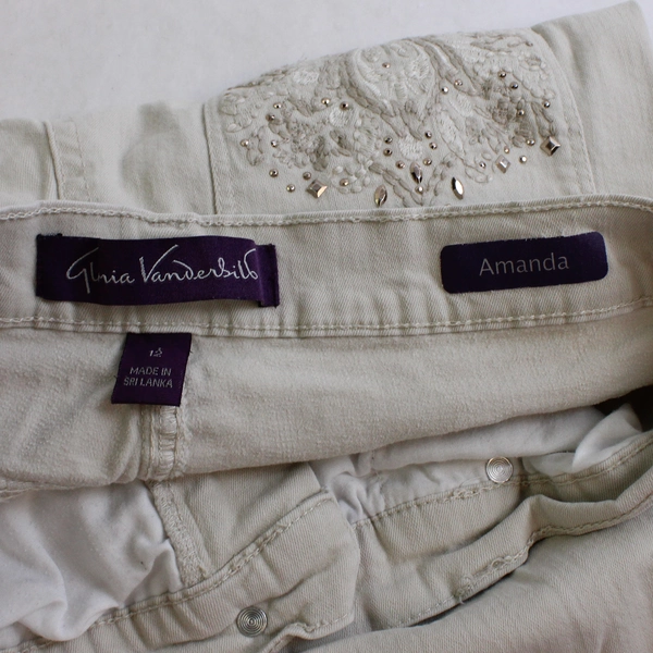 Gloria Vanderbilt Amanda Jeans Women's Size 12 White Bedazzled Pockets