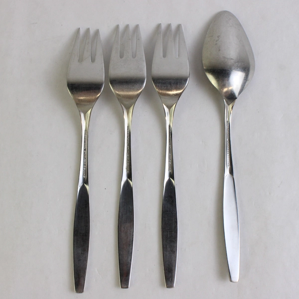 Lot Of 4 International Silver Saturna (Stainless) Flatware Salad Forks & 1 Spoon
