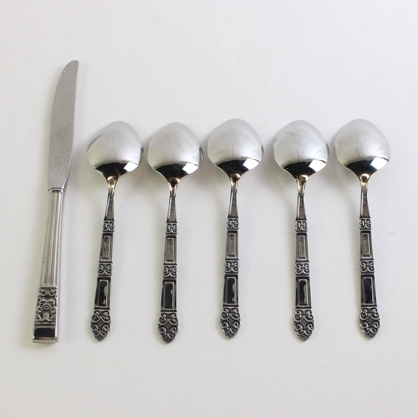 Lot Of 6 Oneida Silver Community Coronation Flatware 4 Soup Spoons & 1 Knife