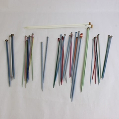 Lot of 38 Vintage Aluminum & Plastic Knitting Needles Sizes 1,2,3,5,6,7,10.5,13