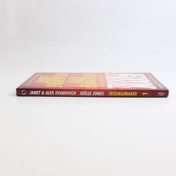 Troublemaker #1 By Janet & Alex Evanovich (Dark Horse Comics, 2010, Hardcover)