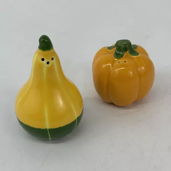 Avon 1984 Shades of Autumn Salt & Pepper Shakers Pumpkin And Gourd