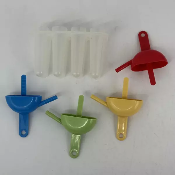 5 Piece Plastic Popsicle Mold Set With Sip Straws