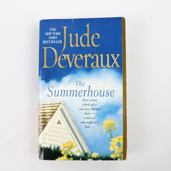 Lot Of 2 Jude Deveraux Books: The Summerhouse (2001) & Wishes (1989)