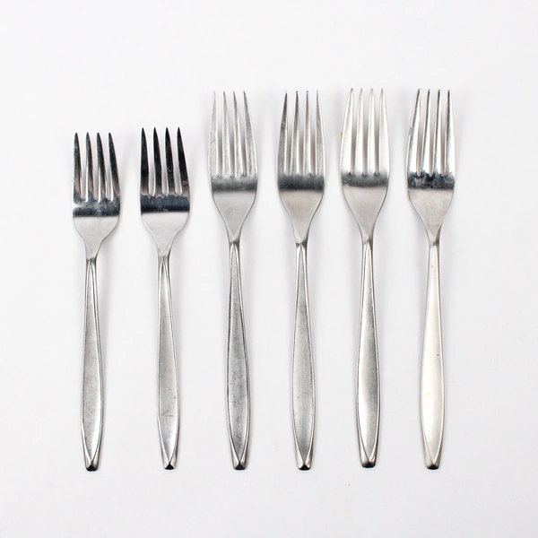 Lot 6 International Silver Nassau Flatware 4 Normal Forks & 2 Salad Forks