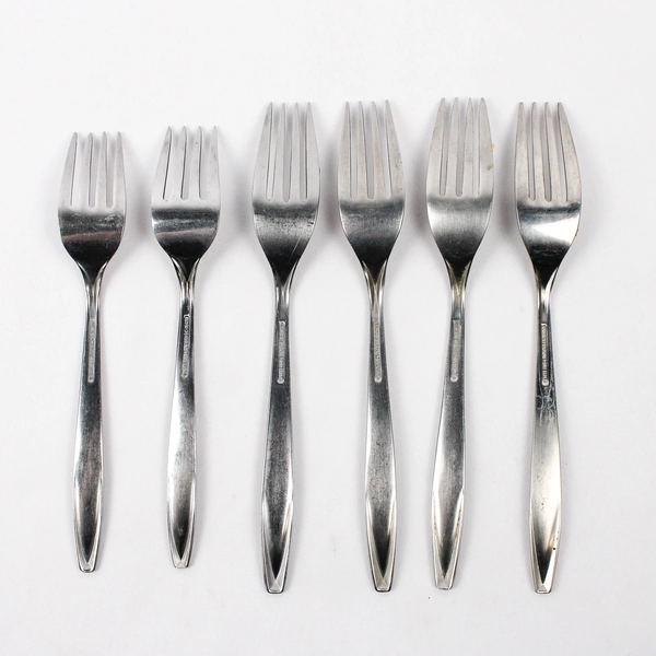 Lot 6 International Silver Nassau Flatware 4 Normal Forks & 2 Salad Forks