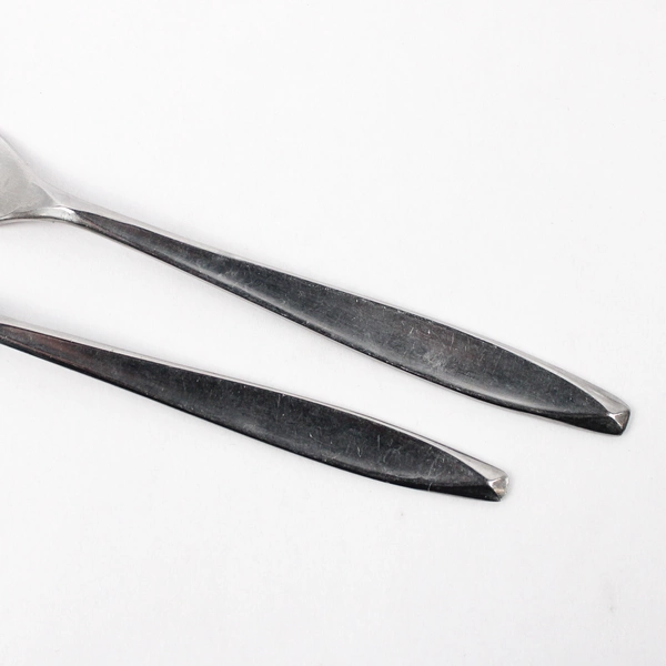 Lot 6 International Silver Nassau Flatware 4 Normal Forks & 2 Salad Forks