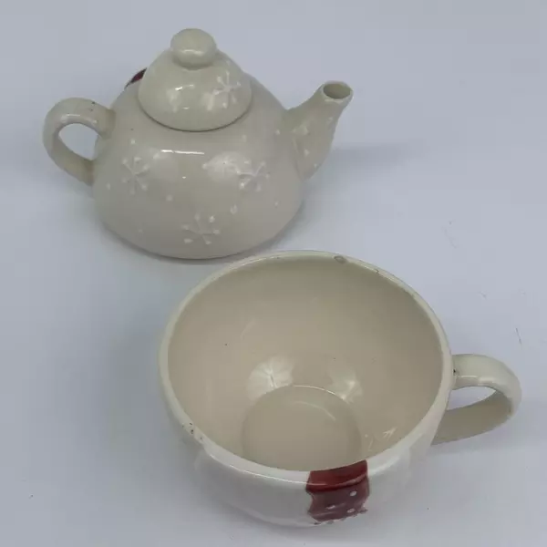 Ganz Bella Casa Ceramic Tea For One Set Embossed Snowman Pattern