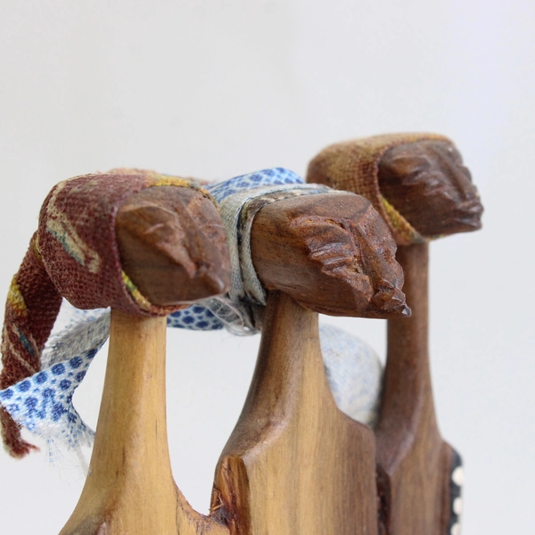 Figurine/Statue 3 Women's' Heads Carved Sandlewood African Decoration 8" Tall