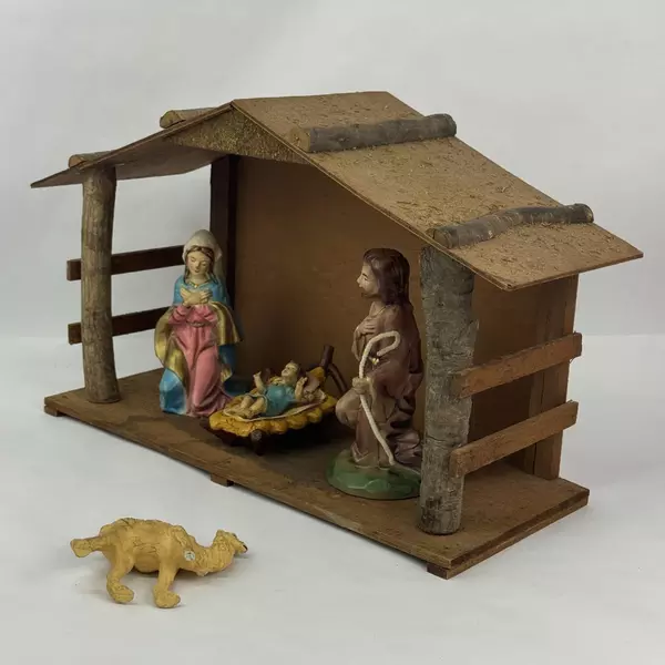 Vintage 16-Piece Nativity Set Pieces Made In Italy And Japan
