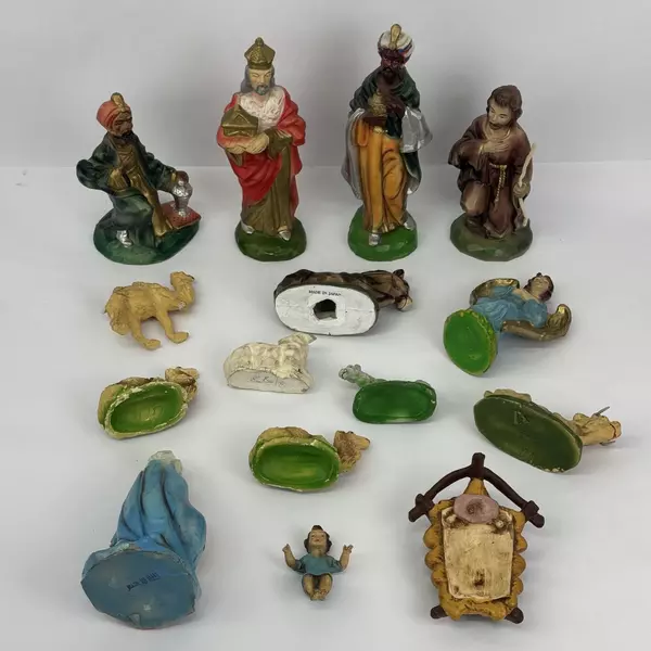 Vintage 16-Piece Nativity Set Pieces Made In Italy And Japan