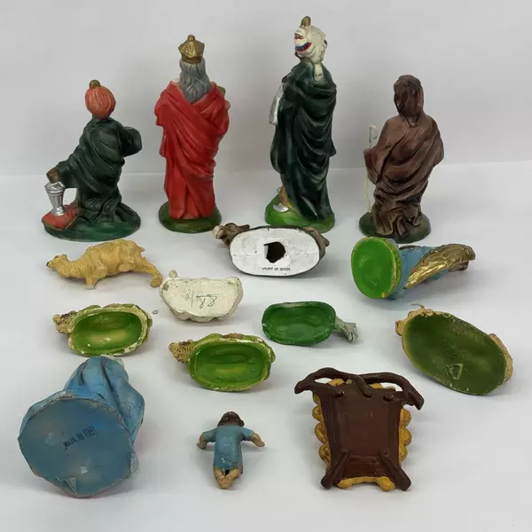 Vintage 16-Piece Nativity Set Pieces Made In Italy And Japan
