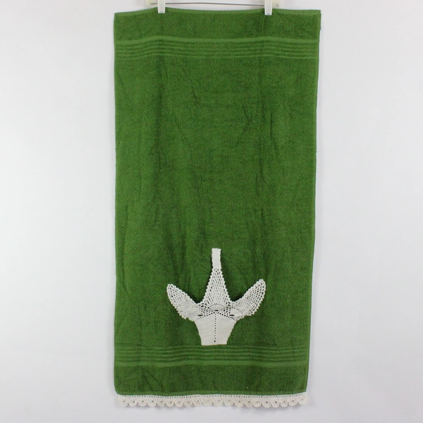 2 Piece Vintage Cannon Green Bath Towel and Wash Cloth Set Lace Detail
