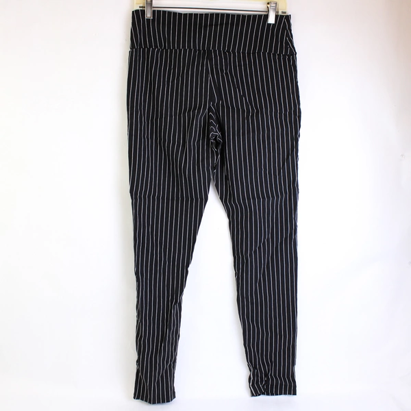 Hybrid & Company Black and White Pinstripe Tapered Leg Pants Women's Large