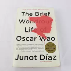 The Brief Wondrous Life of Oscar Wao by Junot Díaz Paperback Pulitzer Prize