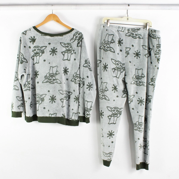 Matching 2-Piece Star Wars Baby Yoda Pajama Set Unisex Adult XL