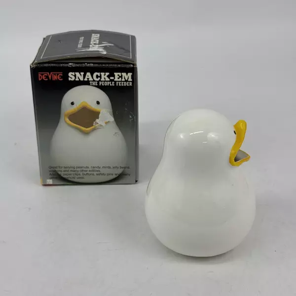 DeVine Snack-Em Ceramic Chick Nut Raisin Or Candies Jar
