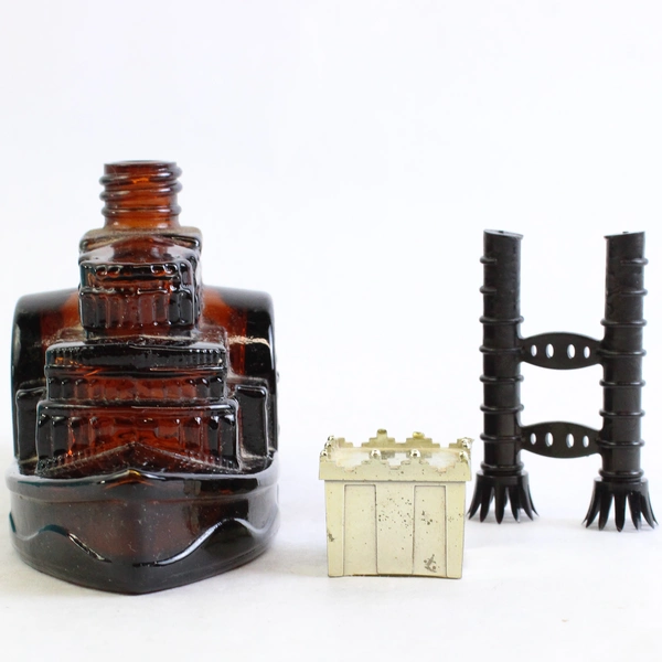 Vintage Avon Side Wheeler Decanter After Shave Spicy Empty Bottle 5 Oz