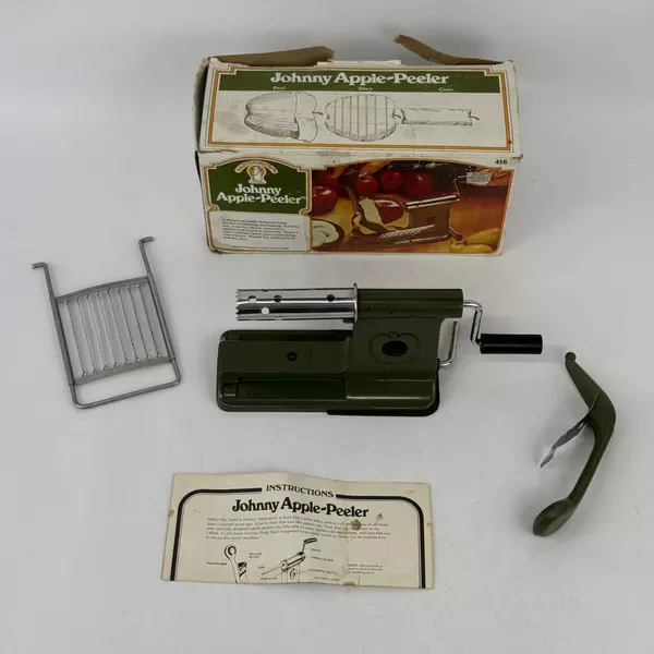 VTG Earth Grown Johnny Apple-Peeler W/ Original Box Hand Cranked Peel Slice Core