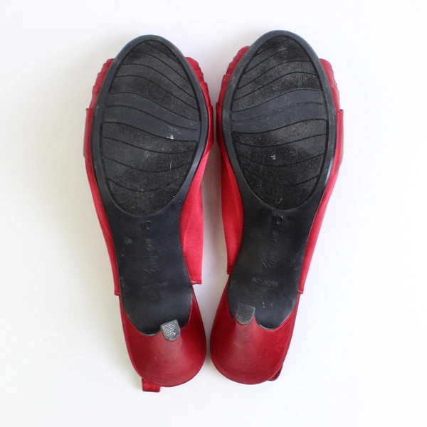 Fioni Night Red Satin Slingback 4" Heel Peep Toe Bow Womens Size 10