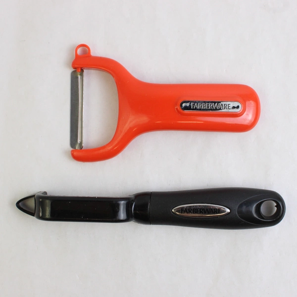Lot of 2 Farberware Euro Peeler and Y Peeler