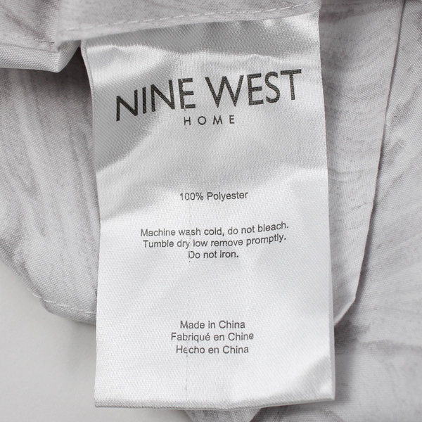 Lot Of 2 Matching Nine West Home Pillowcases Swirl Pattern White/Gray 21" x 30"