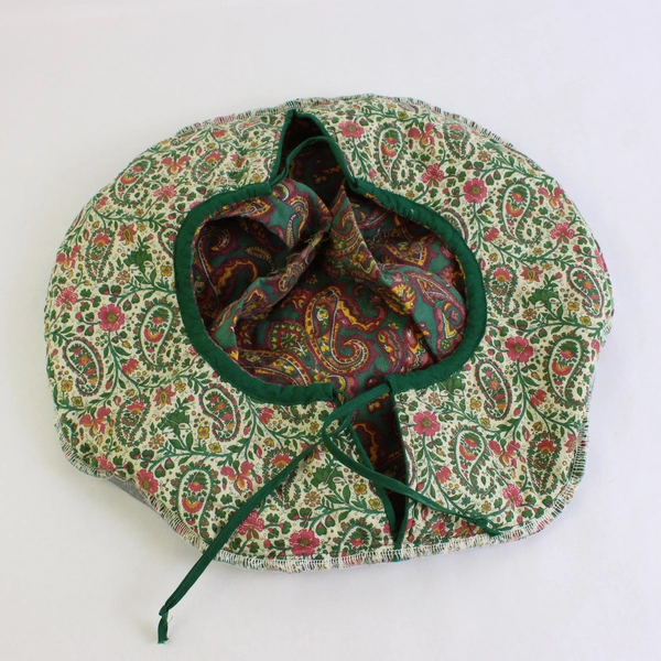 Multicolor Paisley Pattern Quilted Casserole Carrier 14" x 15"