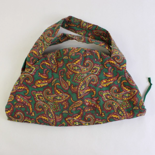 Multicolor Paisley Pattern Quilted Casserole Carrier 14" x 15"