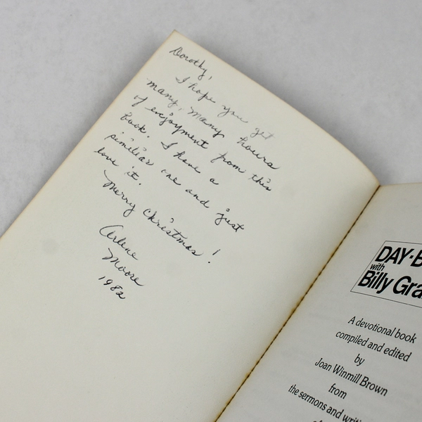 Day-By-Day With Billy Graham Compiled by Joan Winmill Brown 1976 Paperback