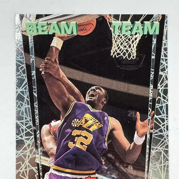 1992-1993 Topps Stadium Club Beam Team NBA Karl Malone Utah Jazz 17 of 21