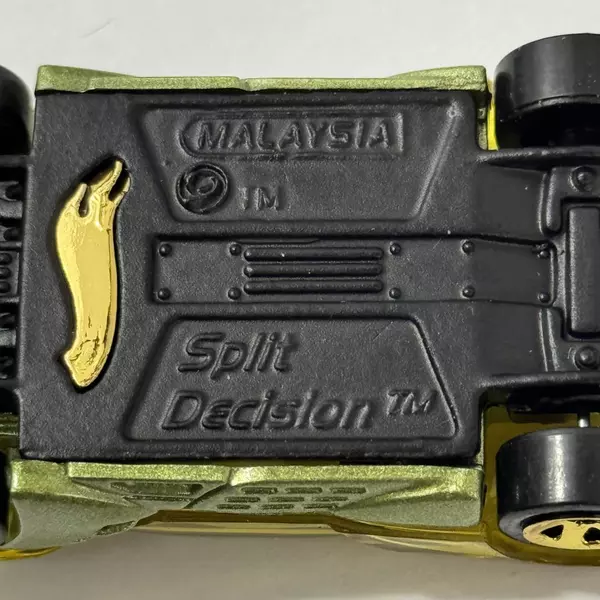 Hot Wheels Mattel 2005 First Editions Split Decision Die Cast Car