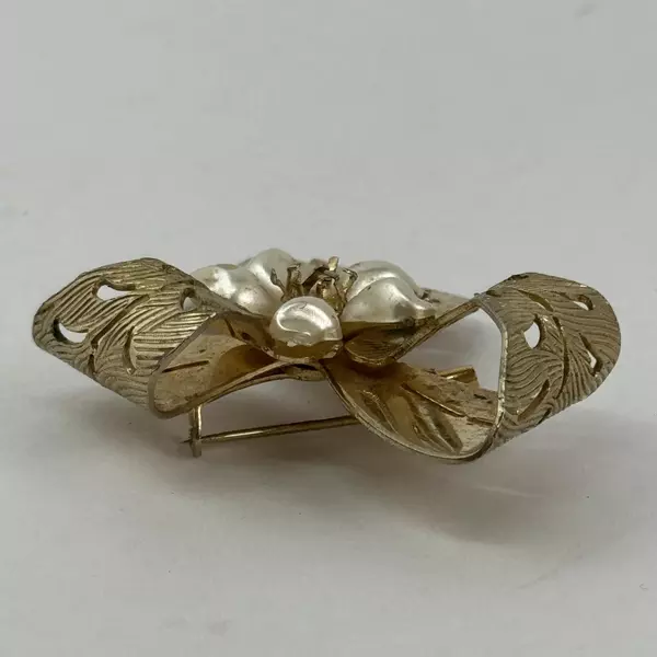 Vintage Coro Gold Tone Bow Brooch With Pearls