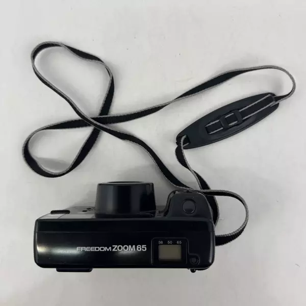Minolta Freedom Zoom 65 Point & Shoot 35mm Camera