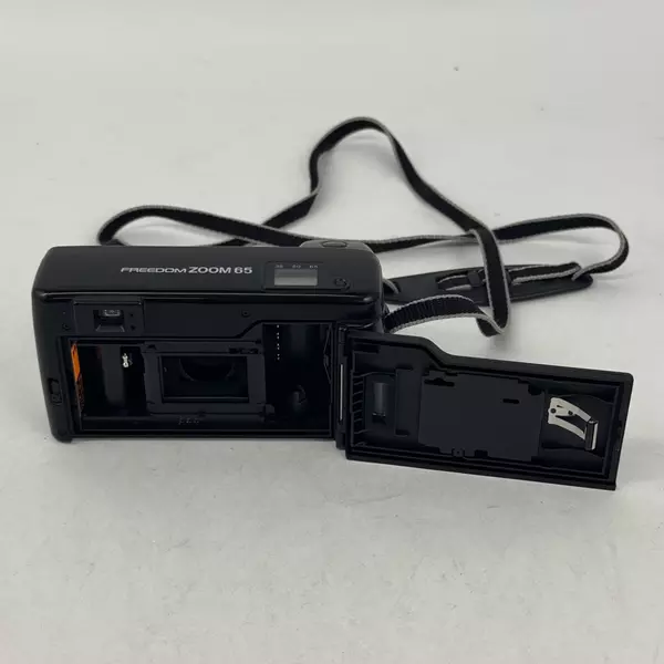 Minolta Freedom Zoom 65 Point & Shoot 35mm Camera