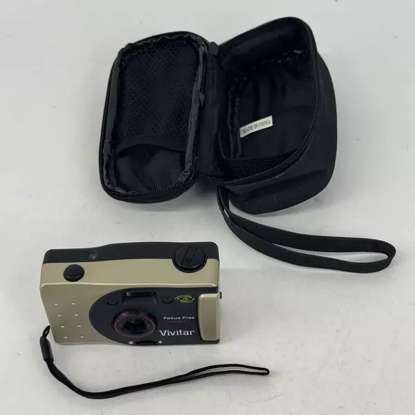 Vivitar Focus Free PN2011 Point And Shoot 35mm Film Camera With Case