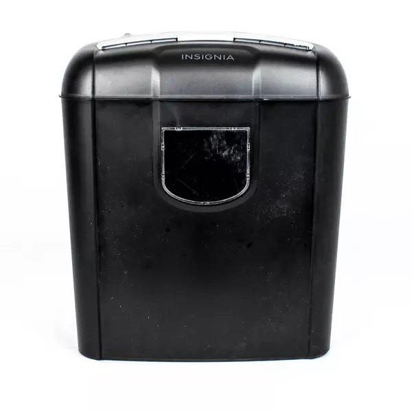 Insignia 6-Sheet Paper Shredder Credit Cards Cross-Cut Black NS-PS06CC