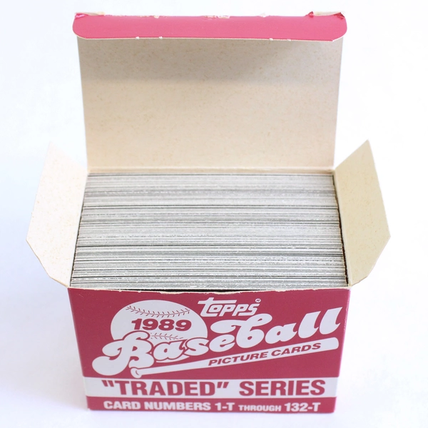Lot of 127 Topps 1989 Baseball Cards