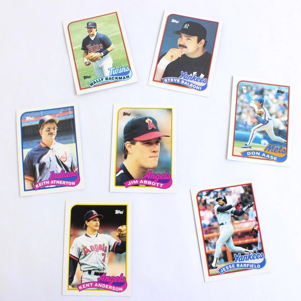 Lot of 127 Topps 1989 Baseball Cards