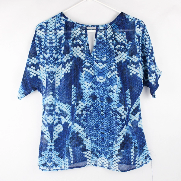 Worthington Petite Blue Fish Scales Pattern Short Sleeve Shirt Womans Size PM