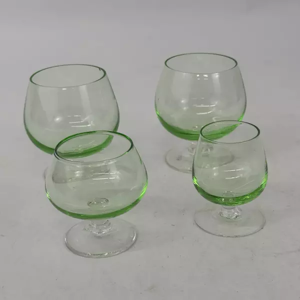 Set Of 4 Lime Green Colored Cordial Or Liquor Glasses Graduated Sizes