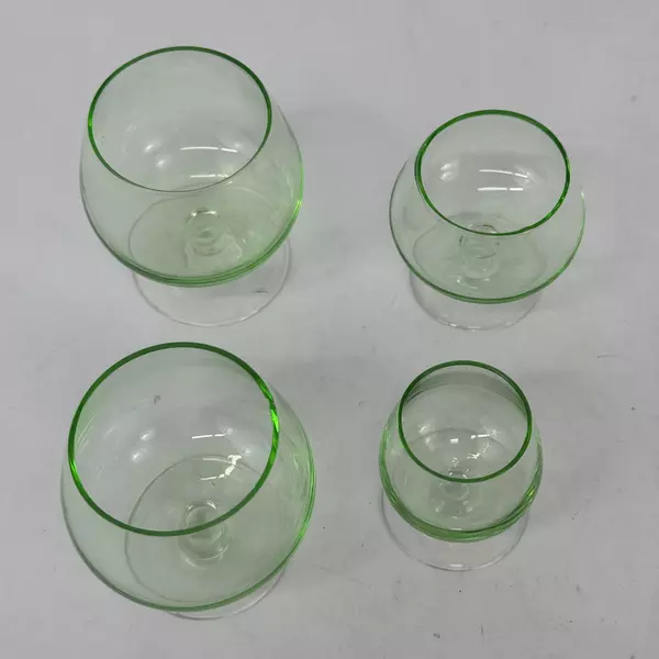 Set Of 4 Lime Green Colored Cordial Or Liquor Glasses Graduated Sizes