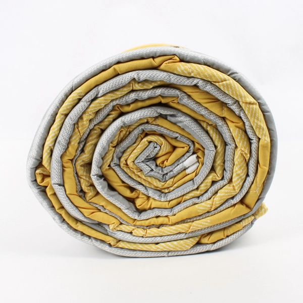 Walmart Mainstays Yellow/White Check King Reversible Quilt 86" x 90" 2022