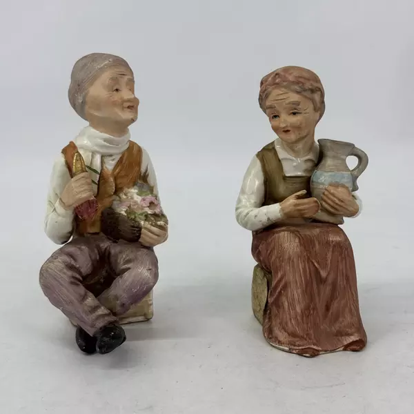 Vintage Ardco Elderly Man And Woman Figures Sitting On Logs S-2039 Japan